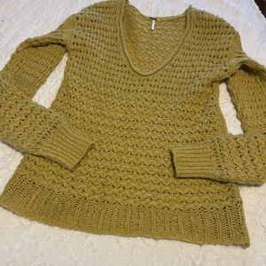 Free People XS Mustard Yellow Cheese Pullover Looseknit‎ Sweater XS Longsleeved